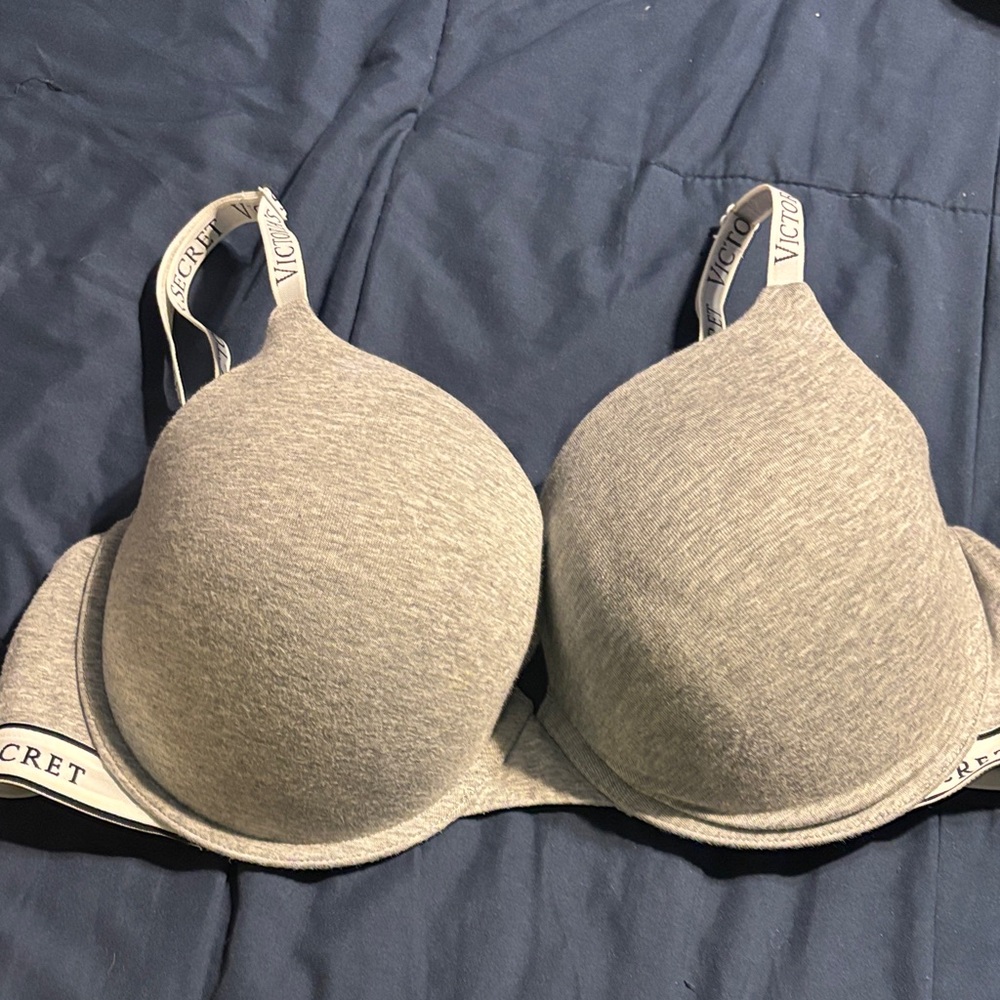 Victoria's Secret Heather Gray t-shirt, push-up bra full coverage with padding